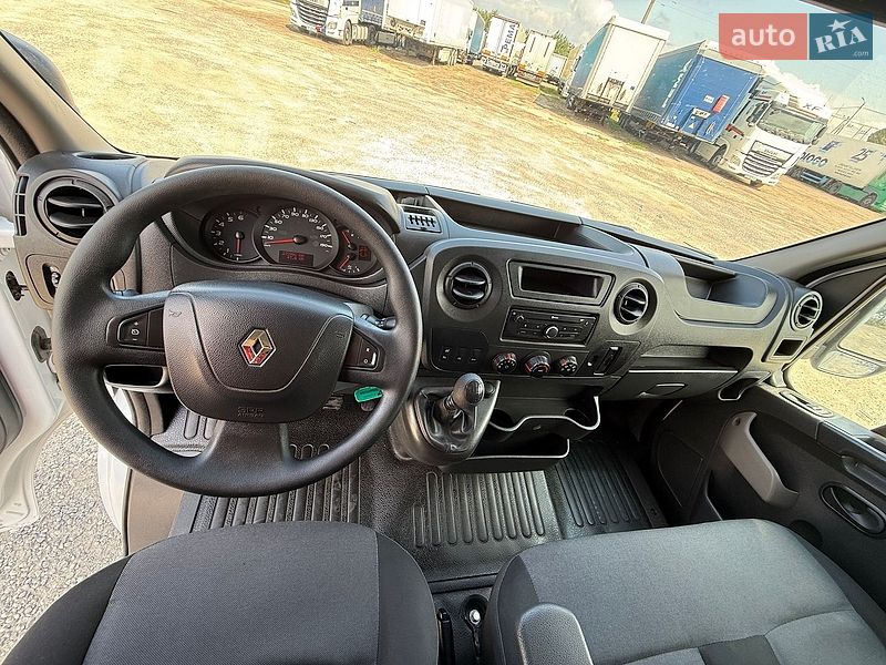 Вантажний фургон Renault Master 2018 в Львові