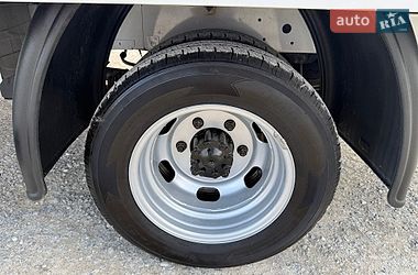 Вантажний фургон Renault Master 2018 в Львові