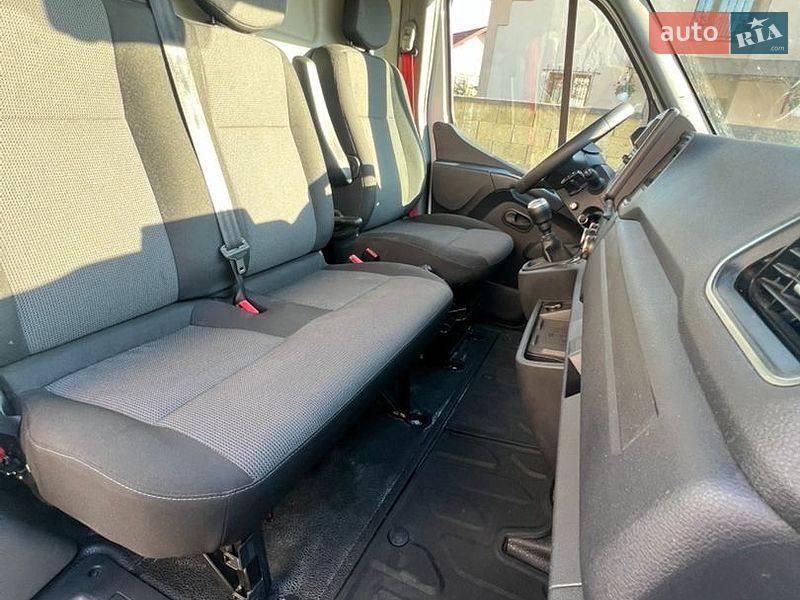 Вантажний фургон Renault Master 2022 в Львові