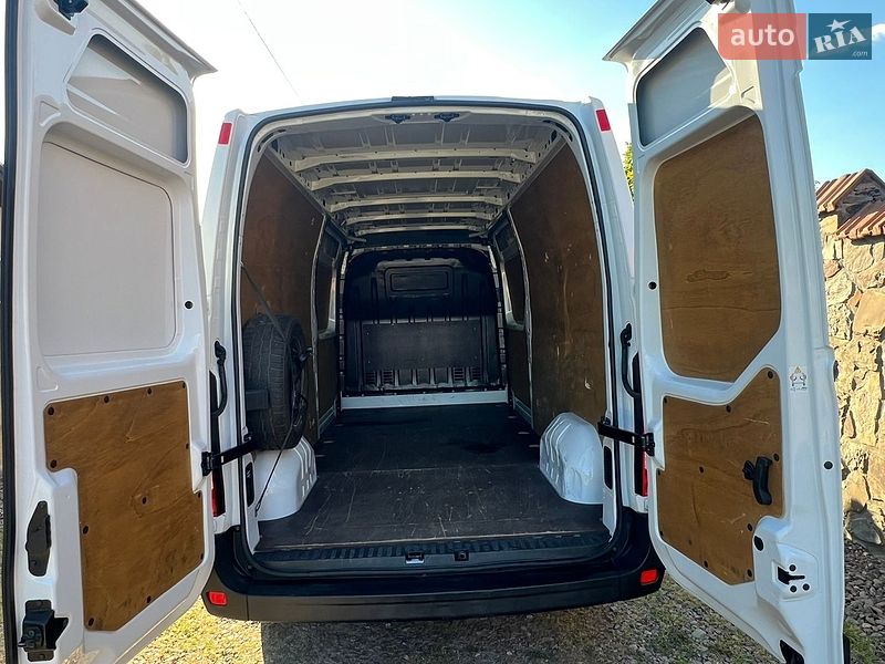 Вантажний фургон Renault Master 2022 в Львові