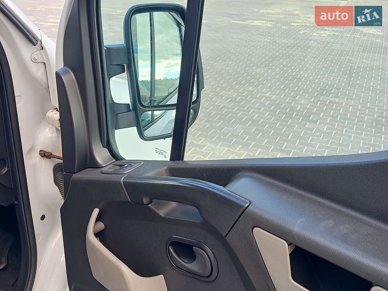 Вантажний фургон Renault Master 2013 в Теребовлі