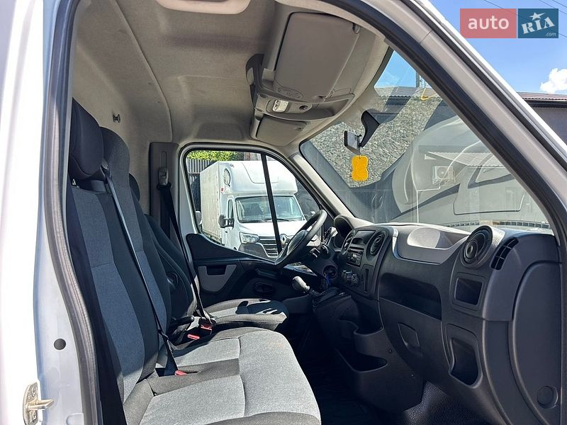 Грузовой фургон Renault Master 2018 в Хусте