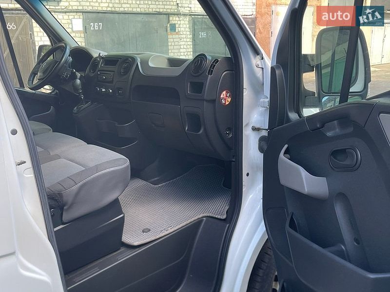 Грузовой фургон Renault Master 2012 в Житомире