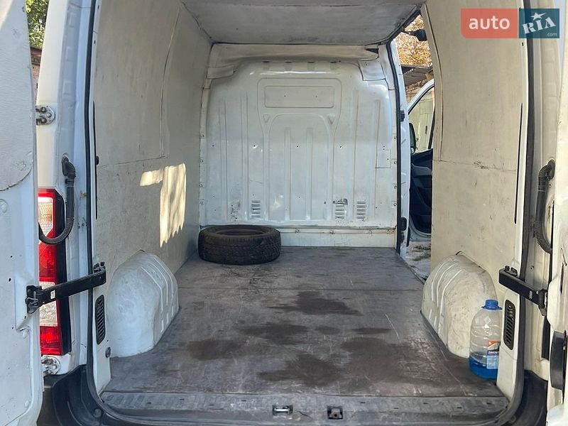 Грузовой фургон Renault Master 2012 в Житомире