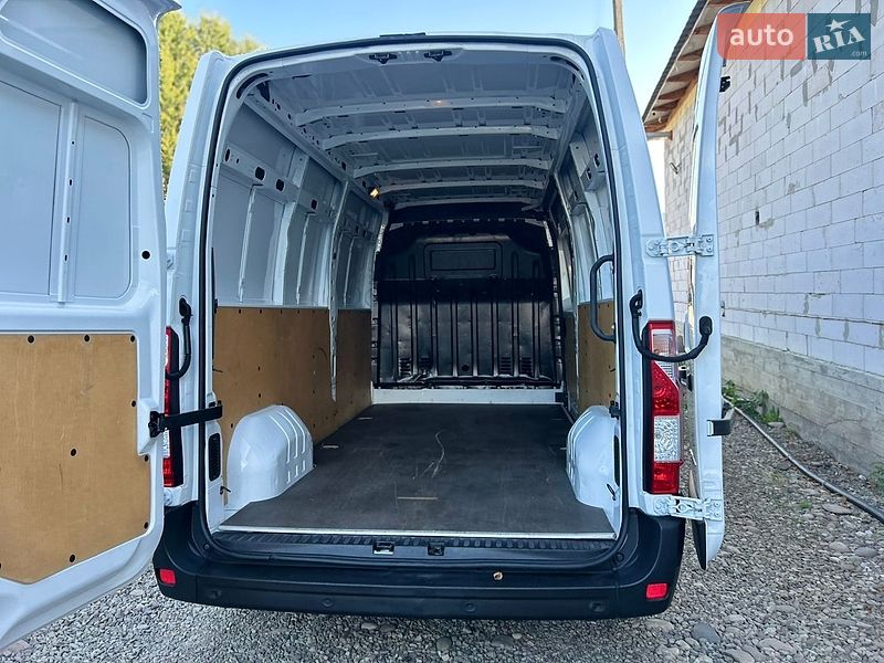 Грузовой фургон Renault Master 2021 в Хусте
