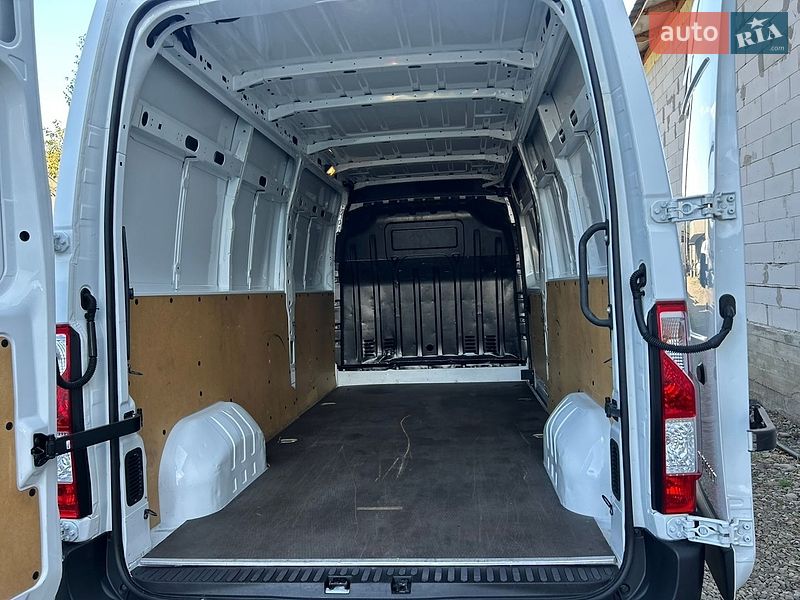 Грузовой фургон Renault Master 2021 в Хусте