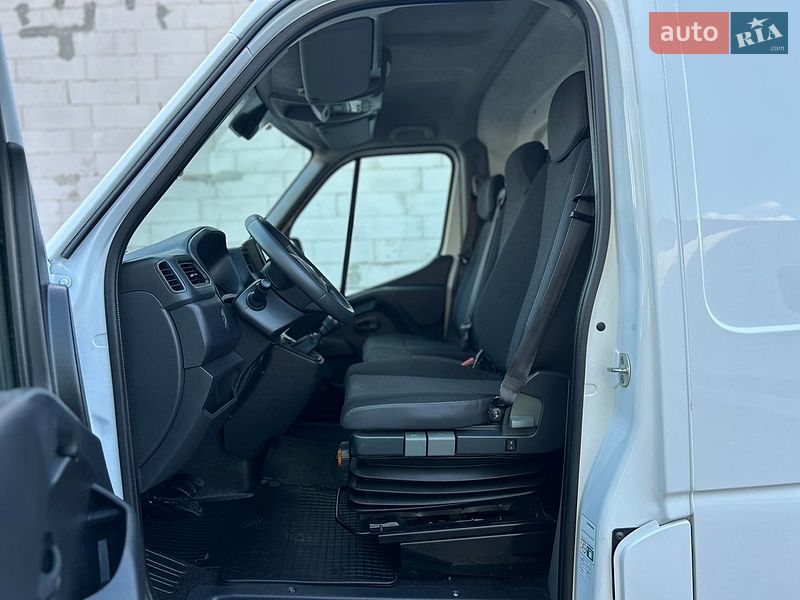 Грузовой фургон Renault Master 2021 в Хусте