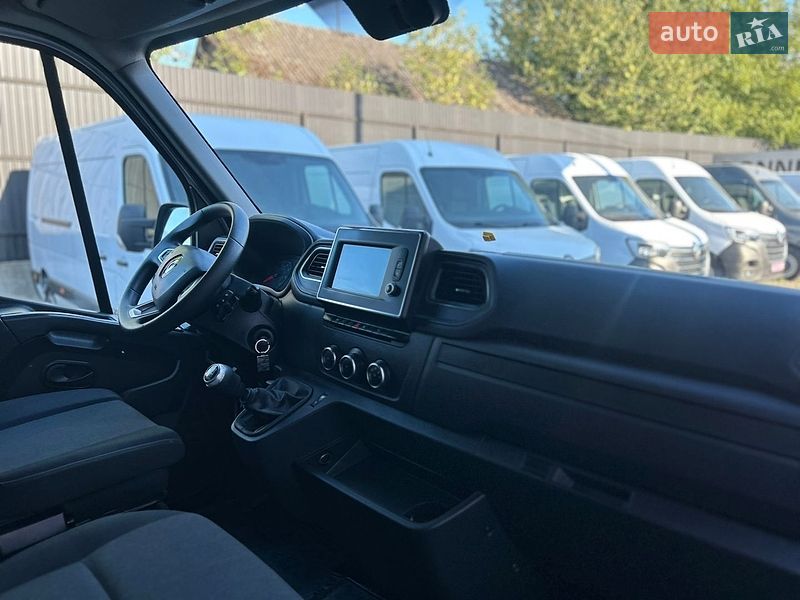 Грузовой фургон Renault Master 2021 в Хусте