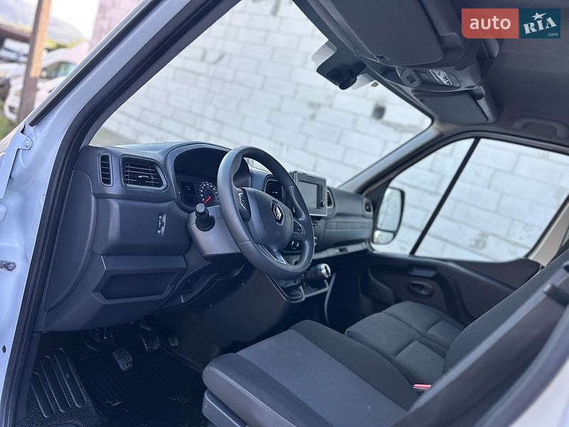 Грузовой фургон Renault Master 2021 в Хусте