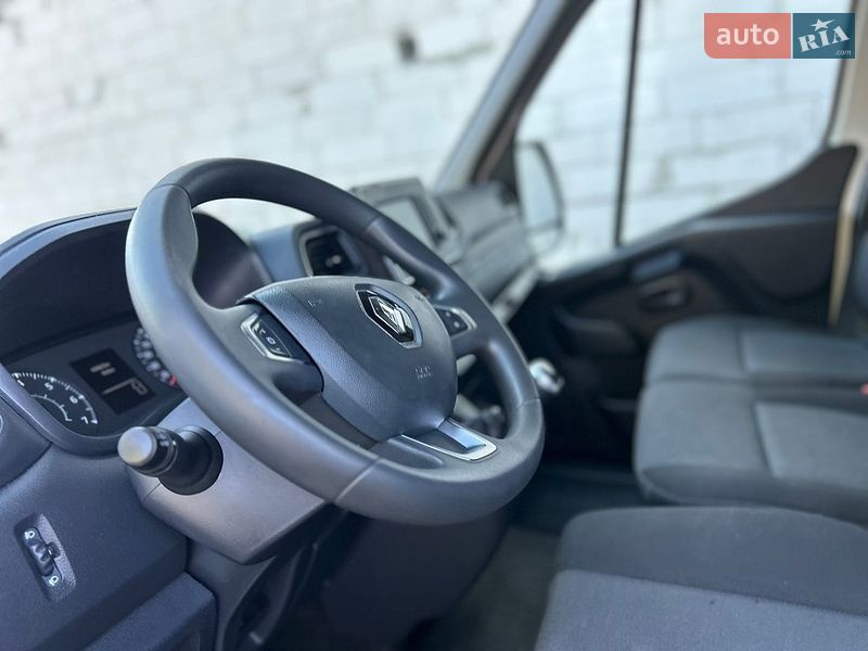 Грузовой фургон Renault Master 2021 в Хусте