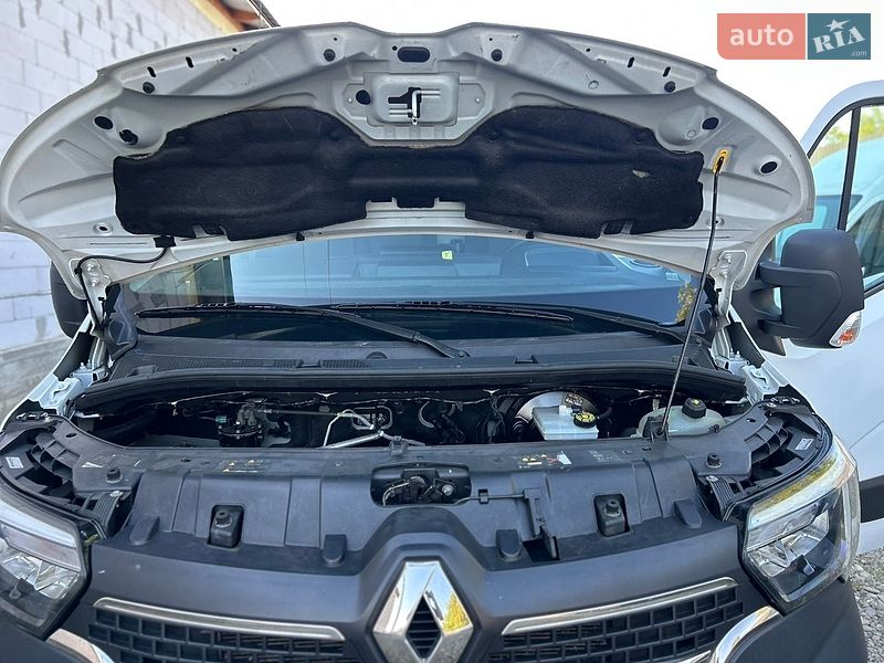Грузовой фургон Renault Master 2021 в Хусте