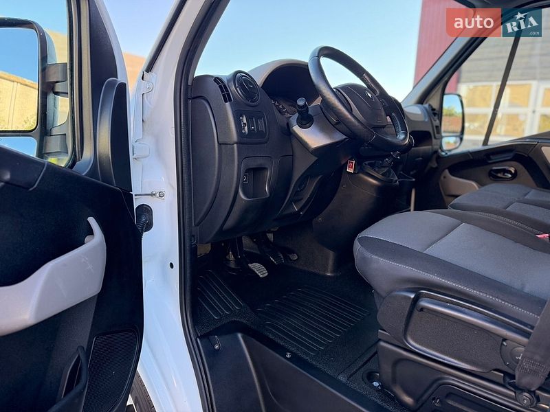 Грузовой фургон Renault Master 2018 в Дубно