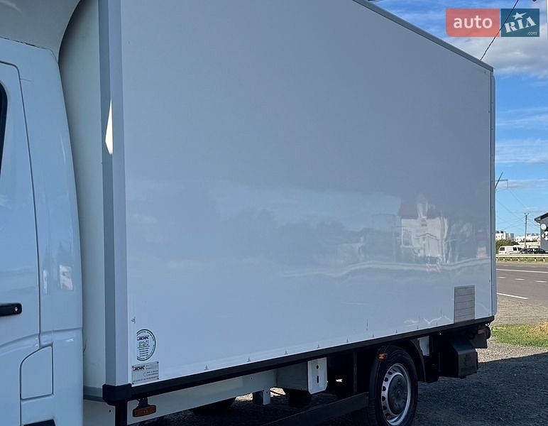 Грузовой фургон Renault Master 2017 в Луцке