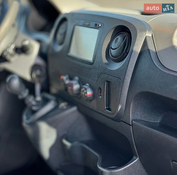 Грузовой фургон Renault Master 2017 в Луцке