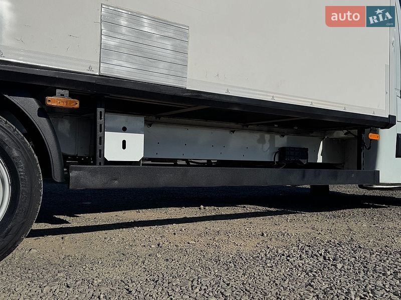 Грузовой фургон Renault Master 2017 в Луцке