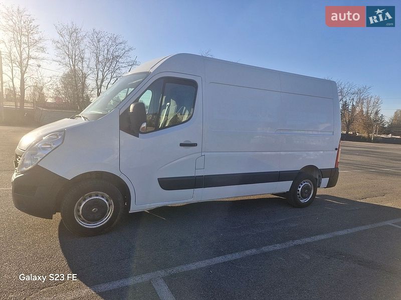 Грузопассажирский фургон Renault Master 2015 в Киеве