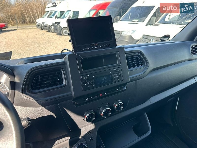 Інші вантажівки Renault Master 2021 в Рівному