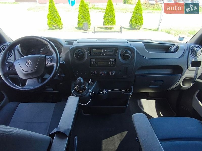 Автовоз Renault Master 2017 в Каменец-Подольском