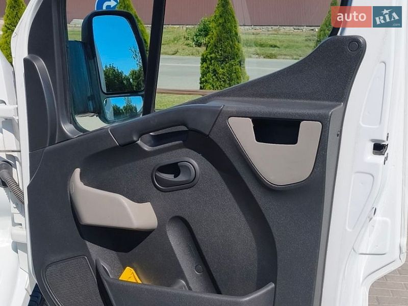 Автовоз Renault Master 2017 в Каменец-Подольском