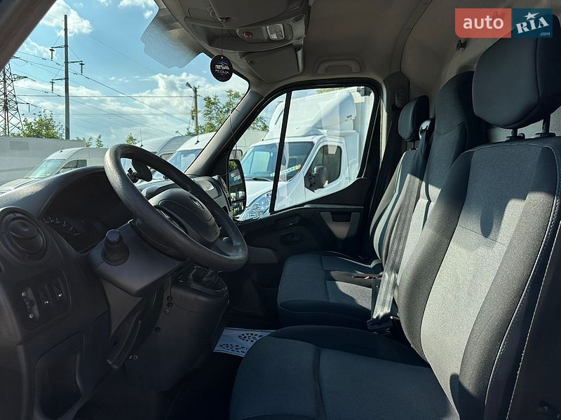 Вантажний фургон Renault Master 2018 в Рівному