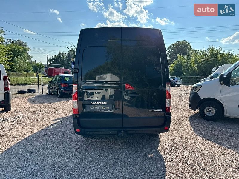 Вантажний фургон Renault Master 2018 в Рівному
