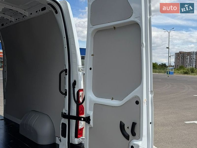 Грузовой фургон Renault Master 2022 в Луцке
