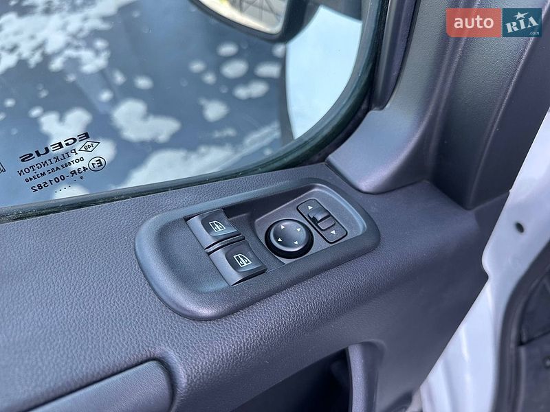 Вантажний фургон Renault Master 2020 в Києві
