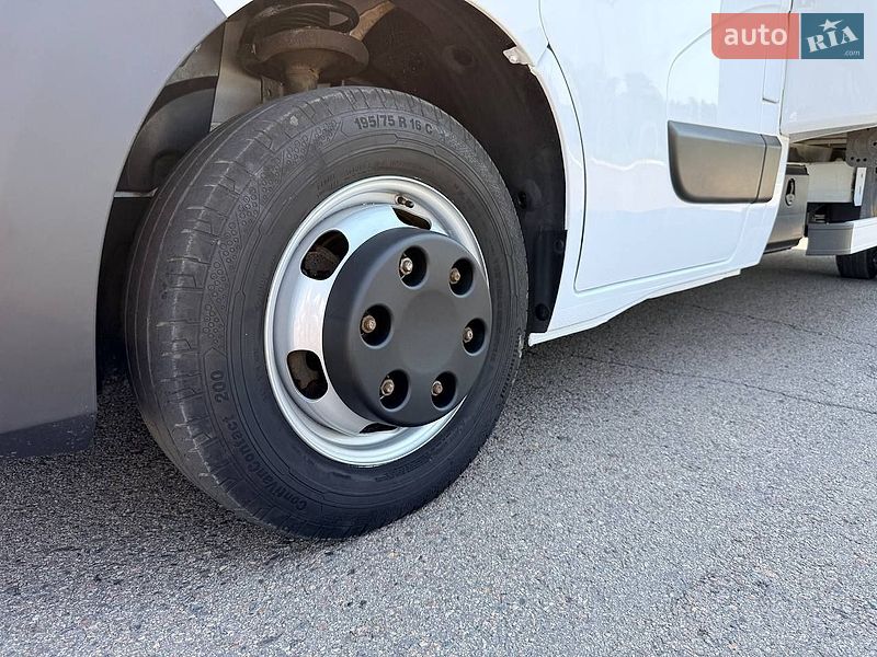 Тентованый Renault Master 2022 в Киеве