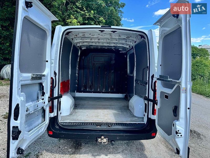 Грузовой фургон Renault Master 2020 в Львове