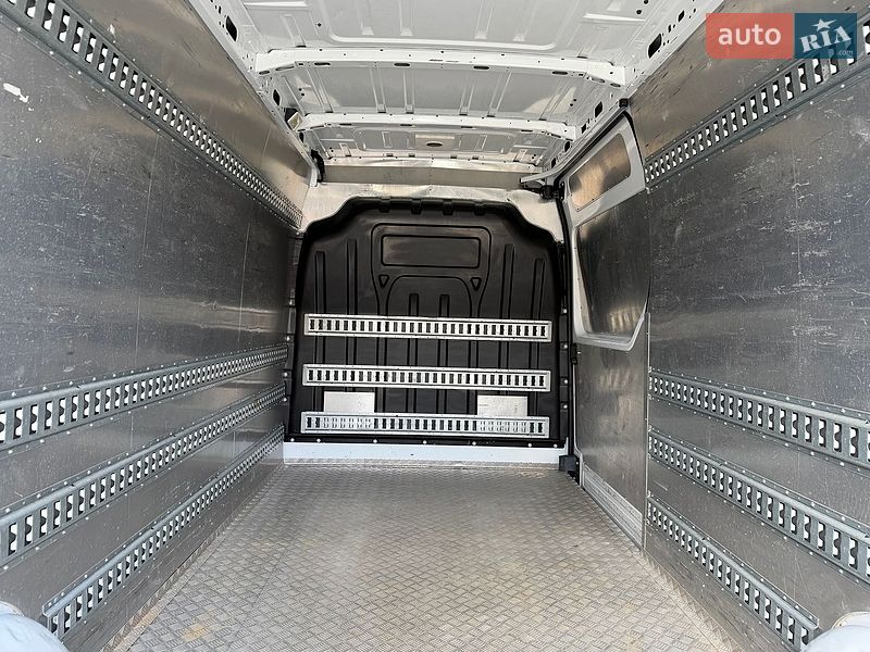 Вантажний фургон Renault Master 2020 в Луцьку