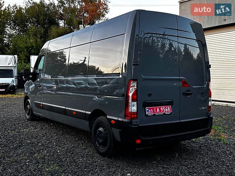 Вантажний фургон Renault Master 2022 в Бучі