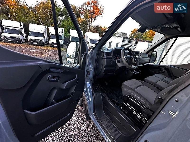 Вантажний фургон Renault Master 2022 в Бучі