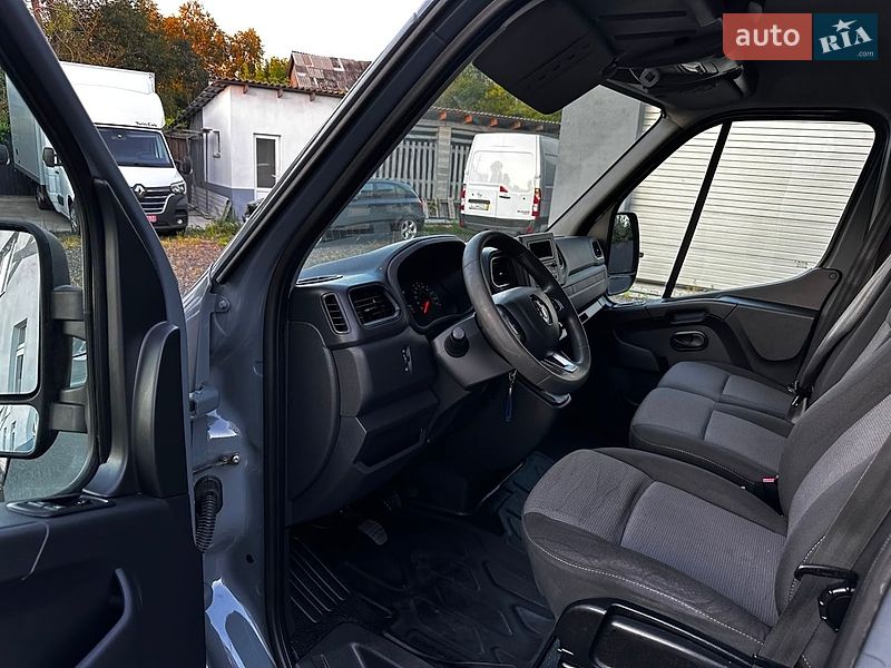 Вантажний фургон Renault Master 2022 в Бучі