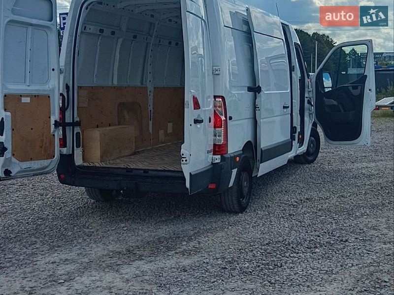 Вантажний фургон Renault Master 2015 в Бартатові