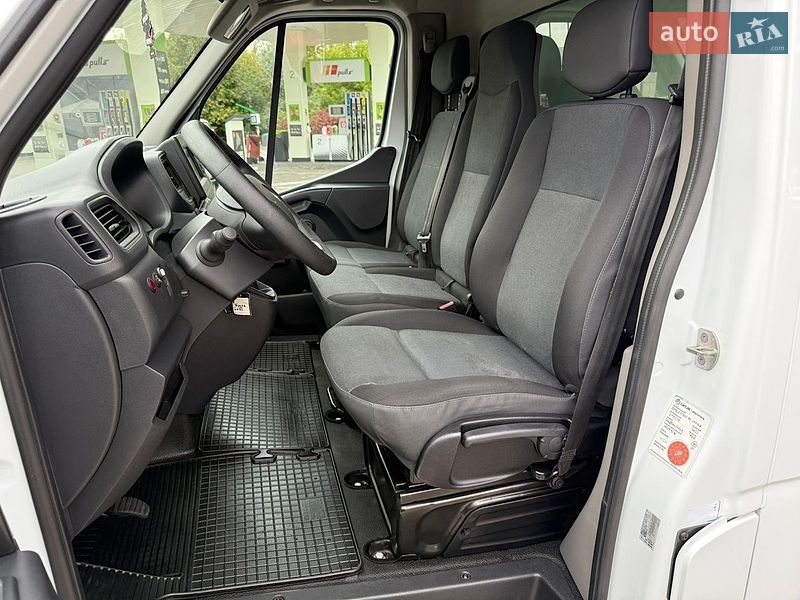 Вантажний фургон Renault Master 2021 в Дубні