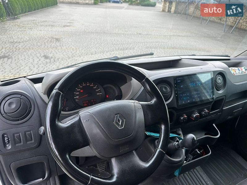 Грузовой фургон Renault Master 2011 в Львове