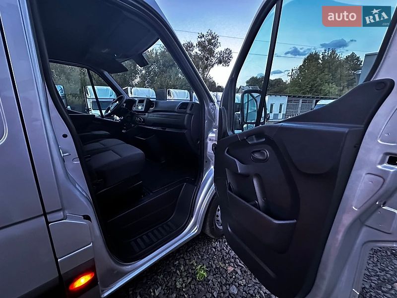 Грузовой фургон Renault Master 2022 в Киеве