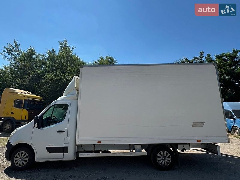 Вантажний фургон Renault Master 2013 в Кривому Розі