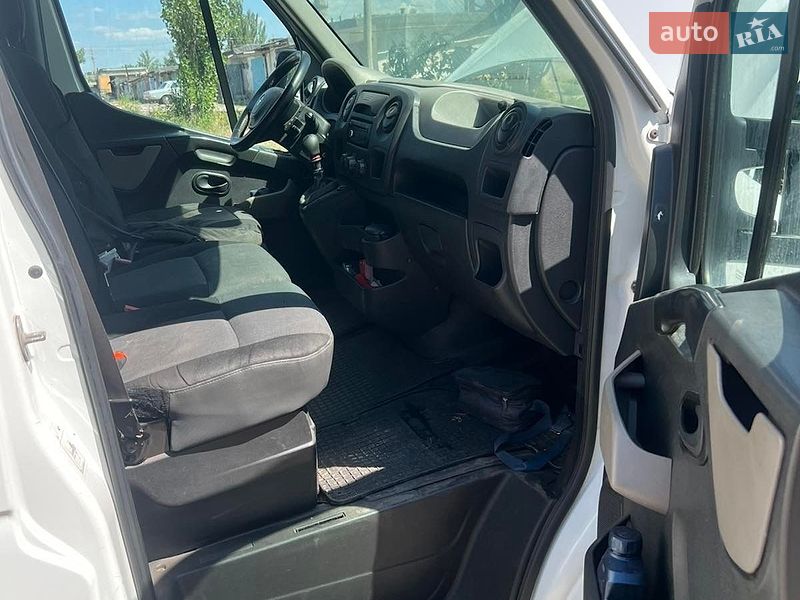 Вантажний фургон Renault Master 2013 в Кривому Розі