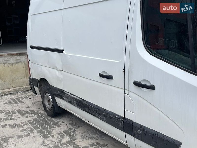 Грузовой фургон Renault Master 2016 в Львове