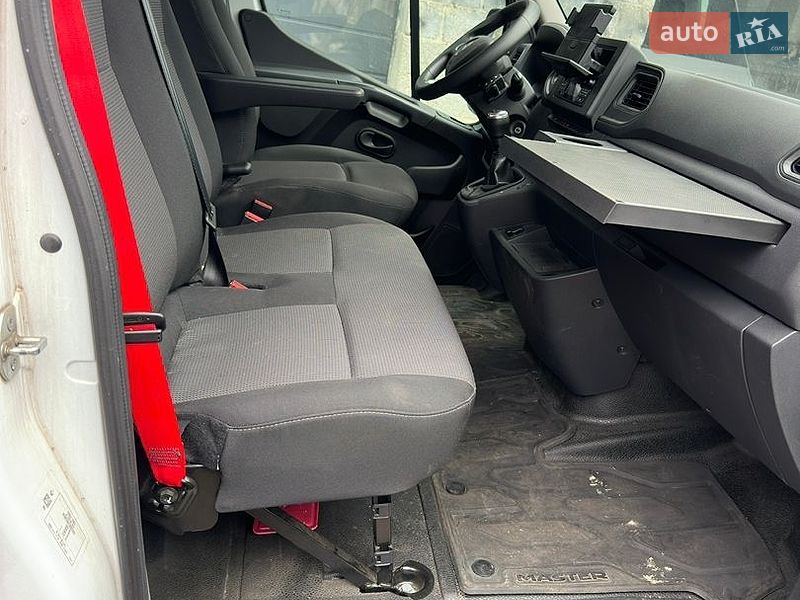 Вантажний фургон Renault Master 2022 в Львові