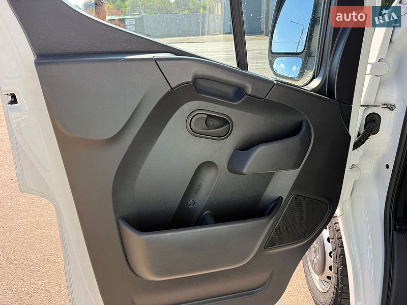 Вантажний фургон Renault Master 2022 в Одесі