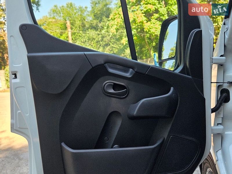 Вантажний фургон Renault Master 2021 в Дніпрі