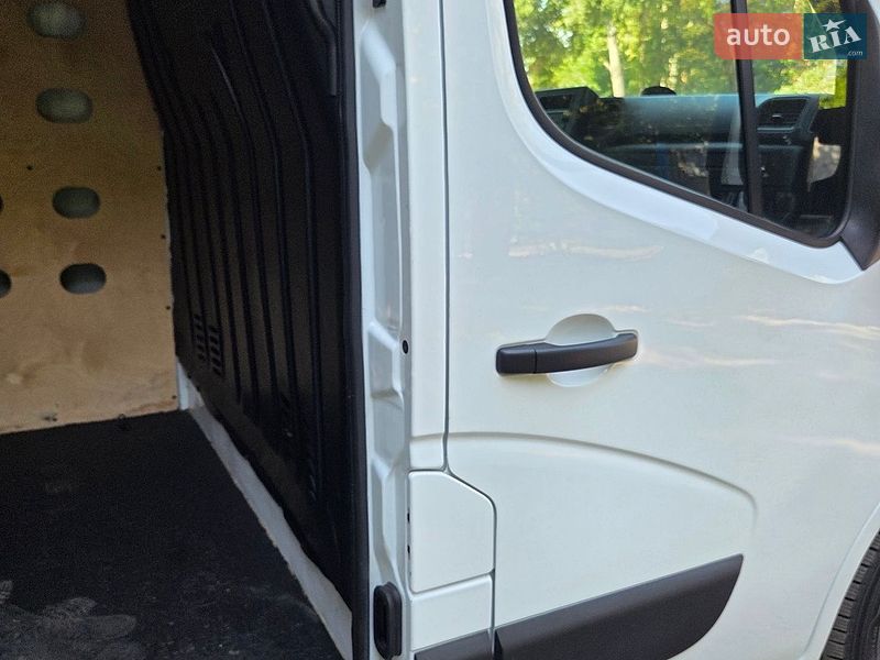 Вантажний фургон Renault Master 2021 в Дніпрі