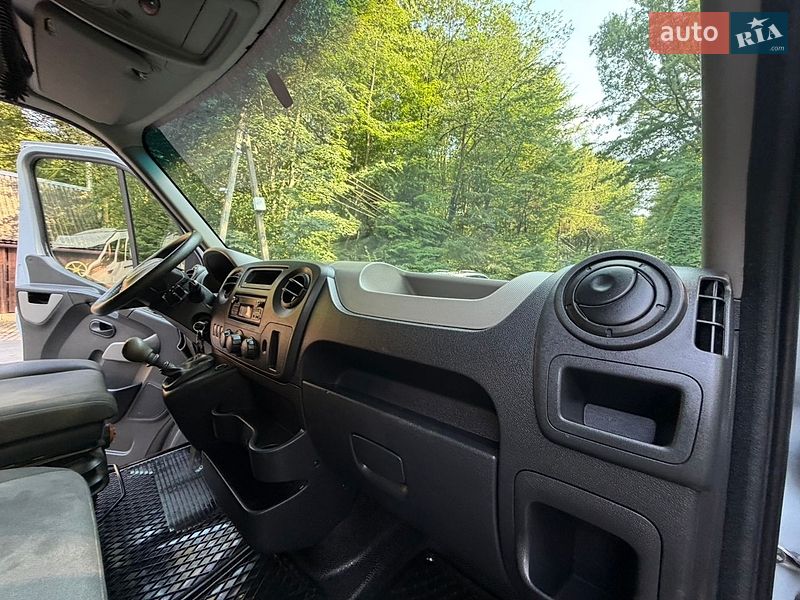 Микроавтобус грузовой (до 3,5т) Renault Master 2015 в Дрогобыче