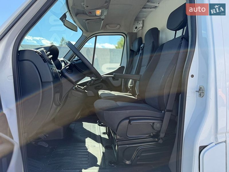 Вантажний фургон Renault Master 2018 в Львові