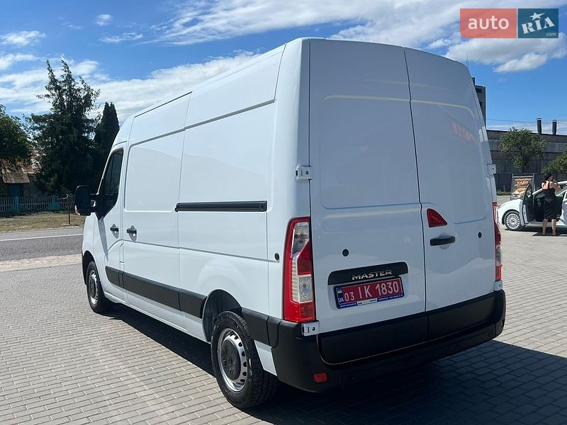 Вантажний фургон Renault Master 2022 в Лопатині