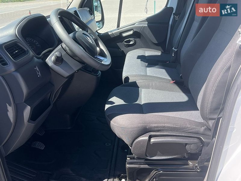 Вантажний фургон Renault Master 2022 в Лопатині