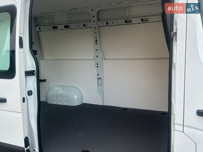 Грузовой фургон Renault Master 2017 в Ровно