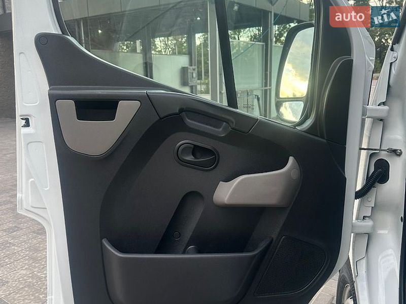 Грузовой фургон Renault Master 2017 в Ровно